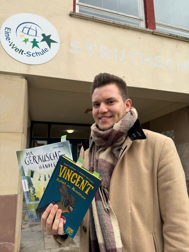 Landtagsabgeordneter Felix Martin zum Vorlesetag an Struthschule