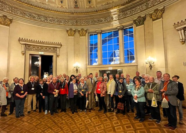 Chöre besuchen auf Einladung von Felix Martin den Hessischen Landtag